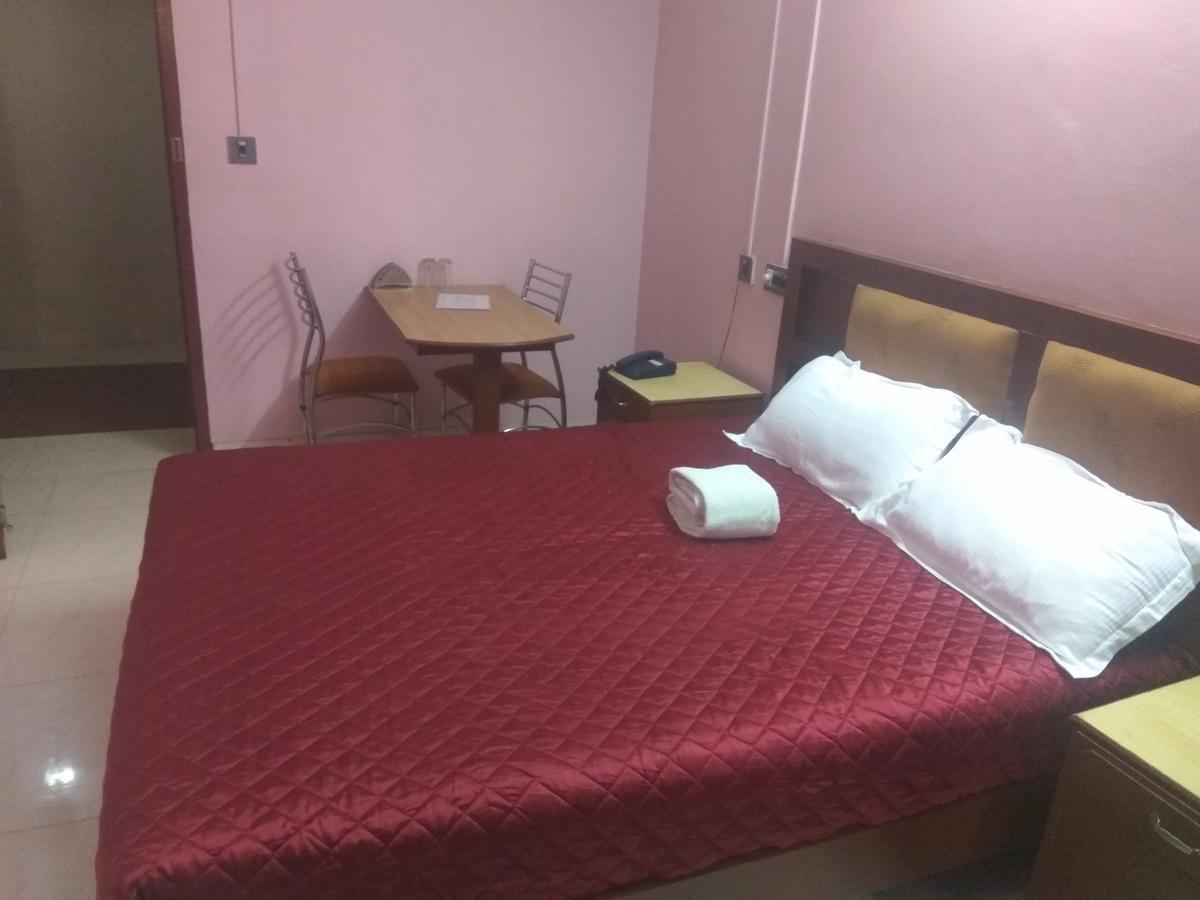 Hotel Malika Residency Ettumanoor Exterior photo