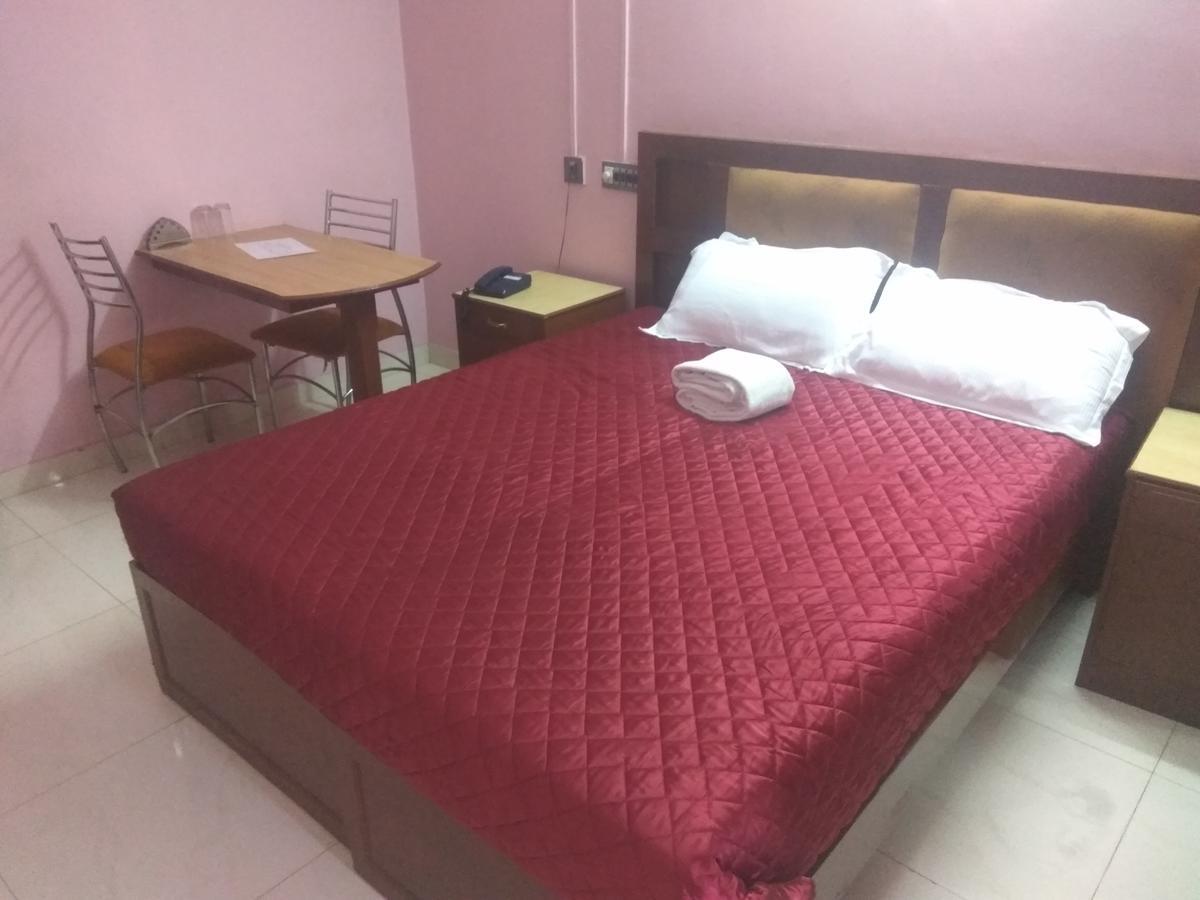 Hotel Malika Residency Ettumanoor Exterior photo